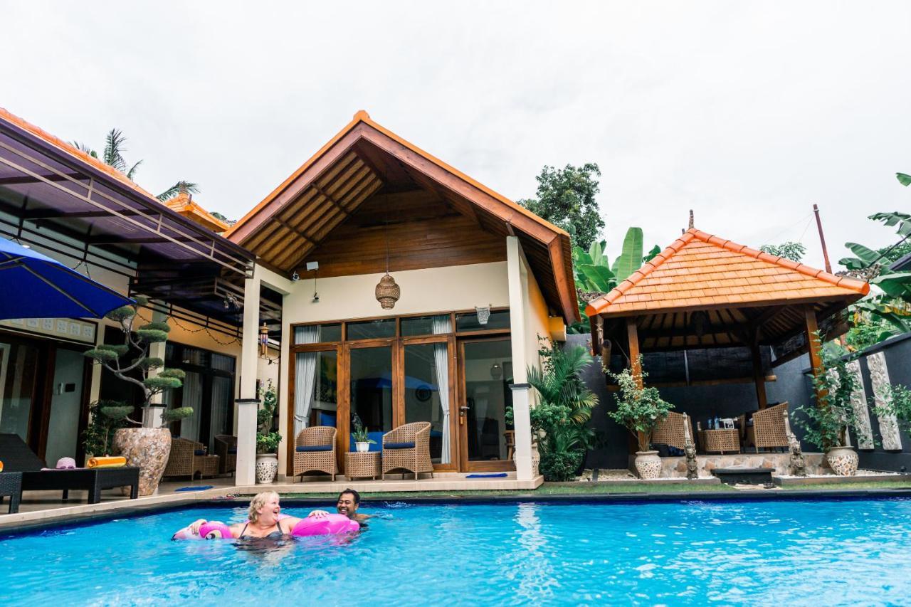Mias Jungle House Hotell Lovina Exteriör bild
